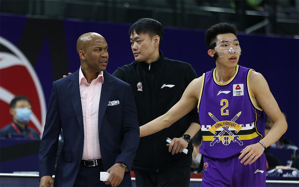 九游手机版-CBA新秀第一年就成球队老大的3位现役球星